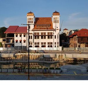 Hotel Dequr Jakarta Kota